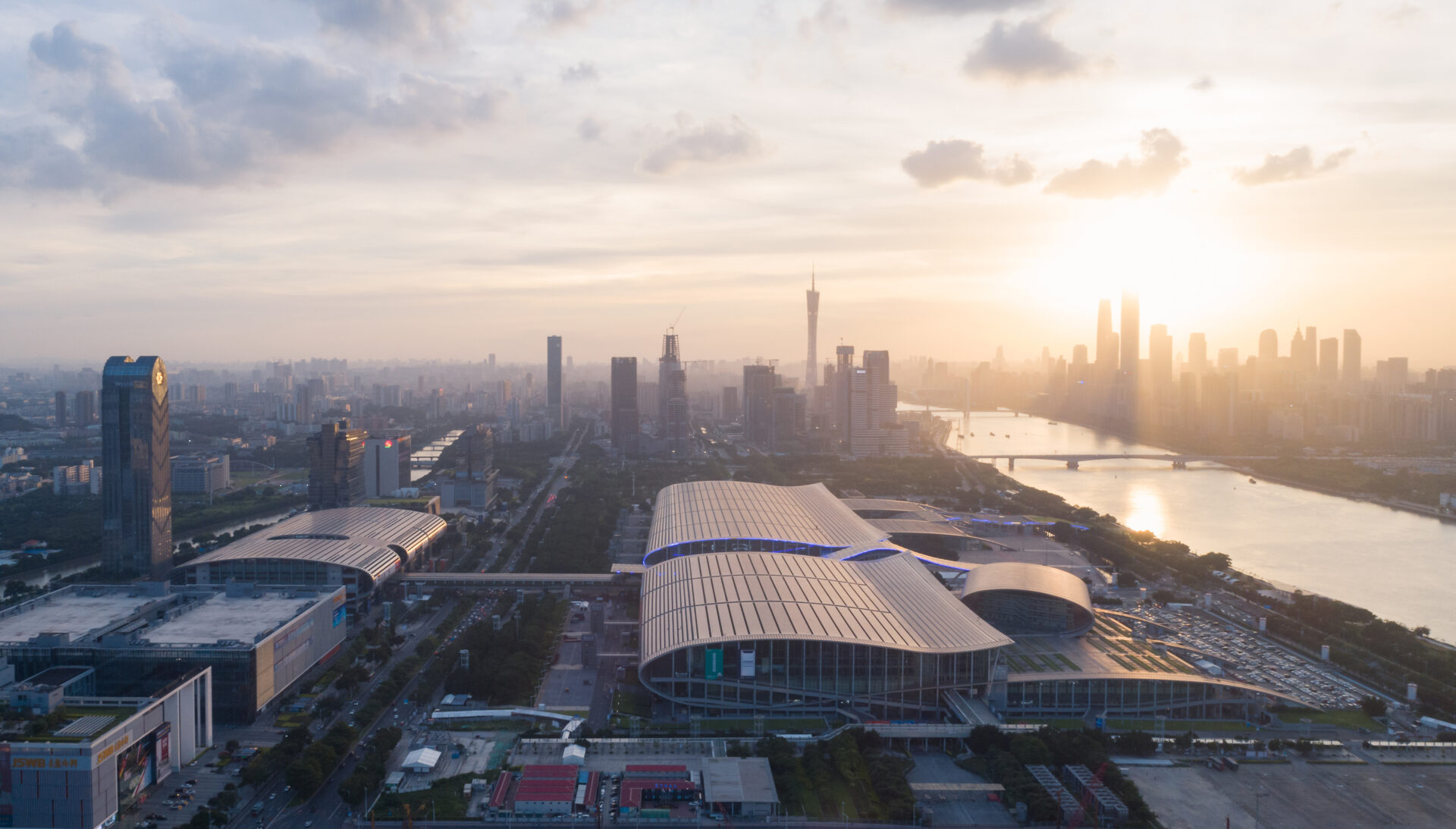 Targi Kantońskie (Canton Fair) – najważniejsze wydarzenie w świecie handlu międzynarodowego